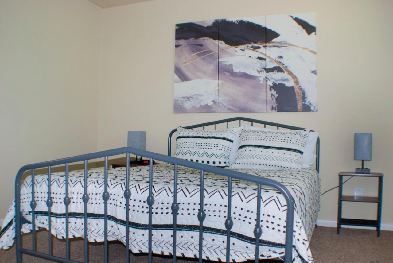 Cool & Comfy Condo! Family Friendly! College Station Kültér fotó
